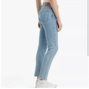 Levi’s | Women’s 501 Skinny Filiforme Raw Hem Skinny Jeans Size 29x30